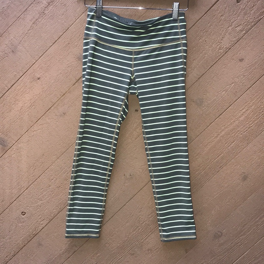 Athleta XST cropped leggings